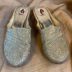 Basma Richly embroidered w/silver thread leather wedding/dance/dressy